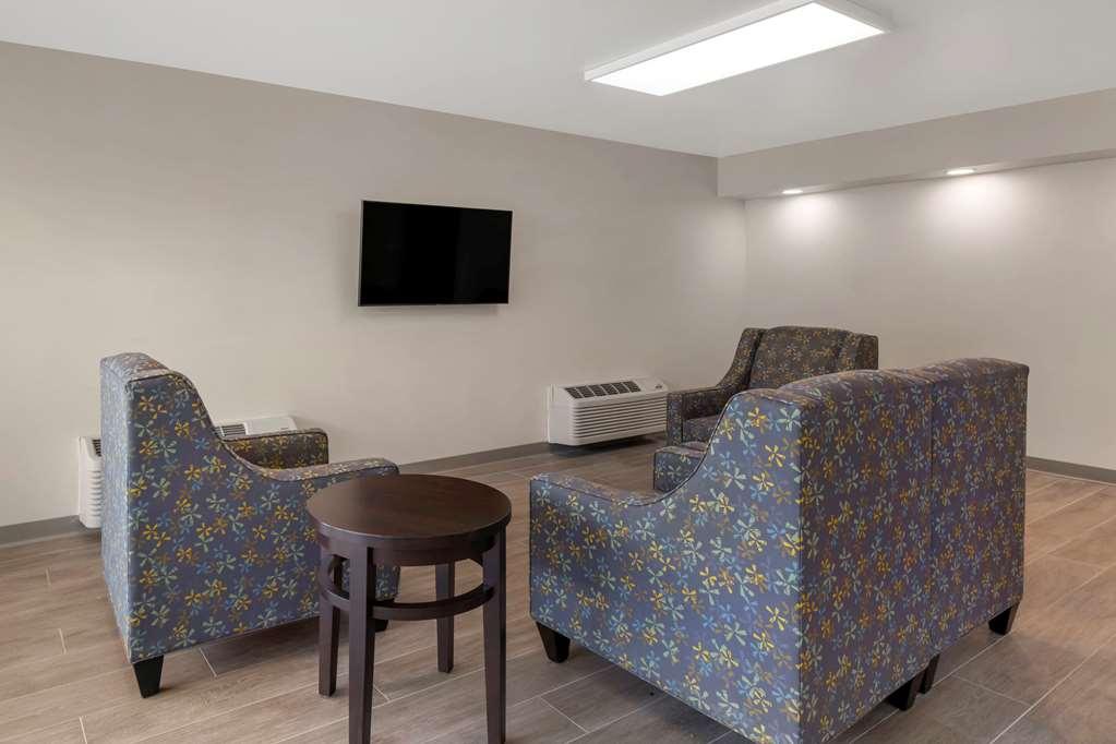 Quality Inn Saint Petersburg North-Tampa Bay Интериор снимка