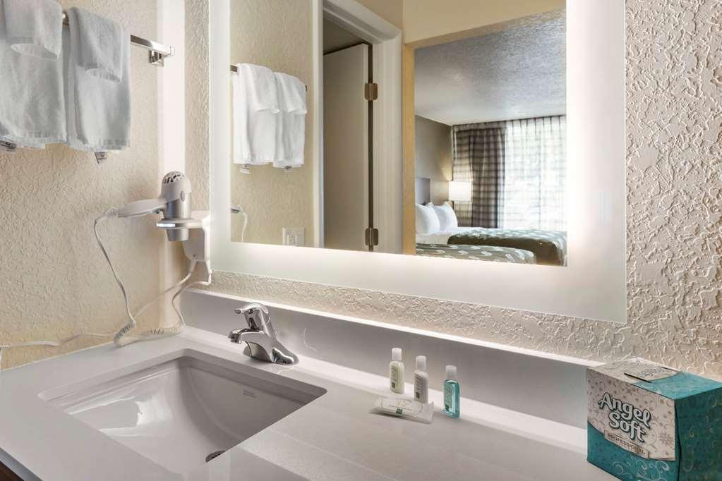Quality Inn Saint Petersburg North-Tampa Bay Екстериор снимка