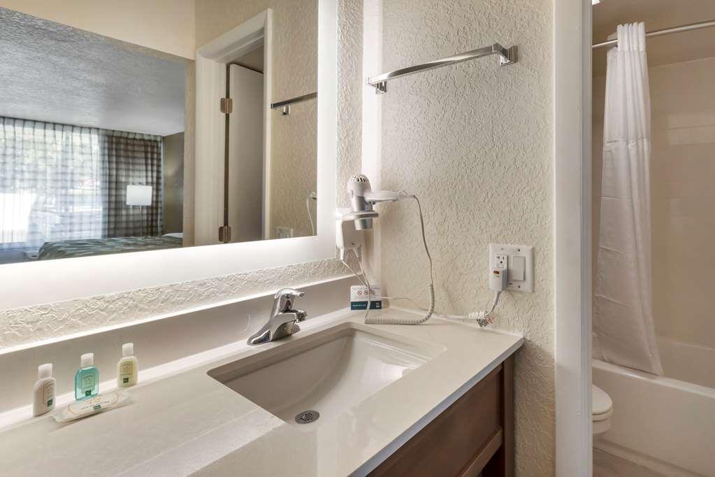Quality Inn Saint Petersburg North-Tampa Bay Екстериор снимка